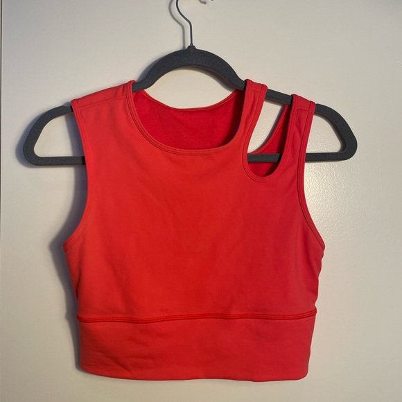 Lululemon Size 6 BUNDLE - Mastered Motion Cropped Tank and In Movement Shorts - Picture 3 of 11